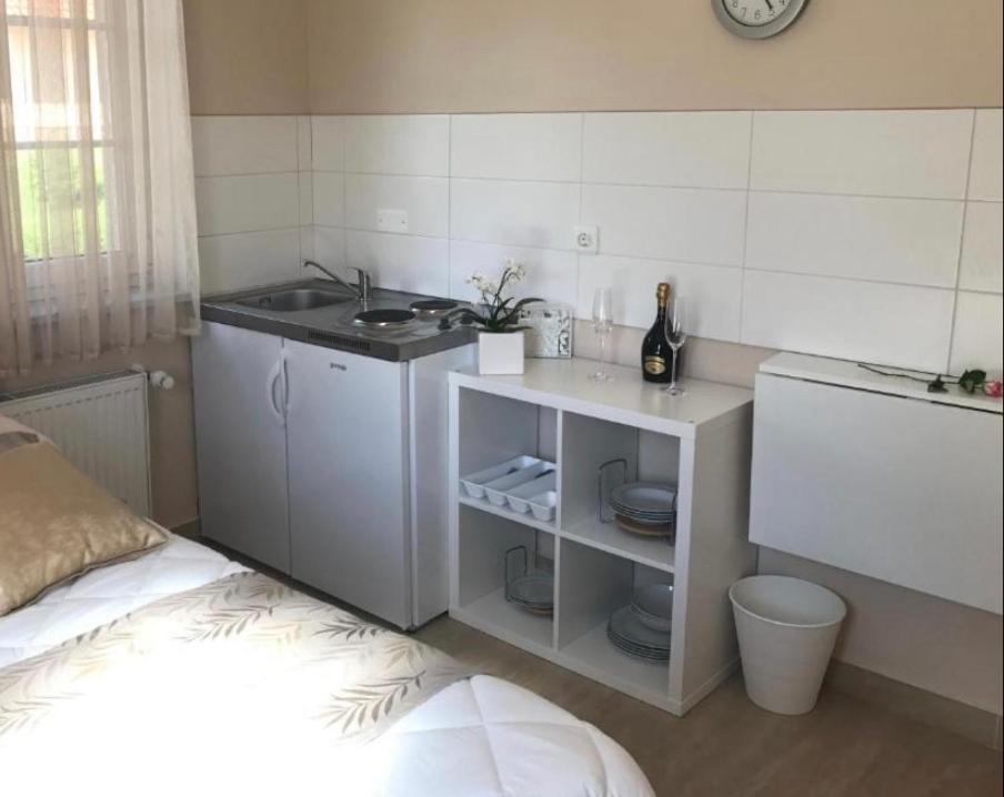 Linden Garden Apartment Постойна Екстериор снимка