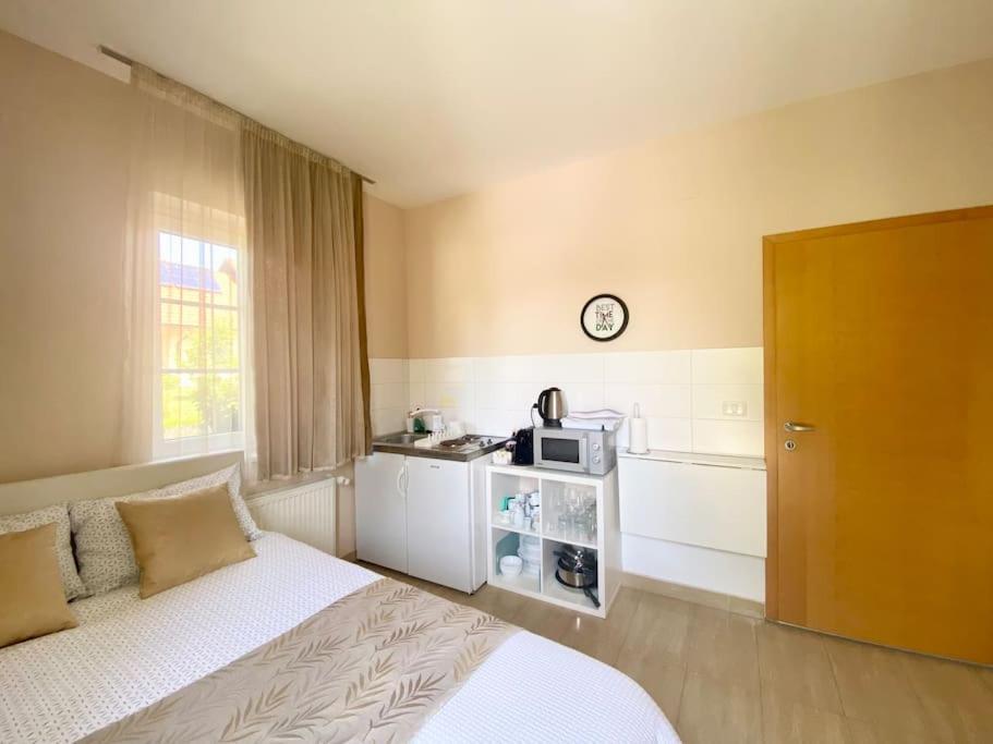 Linden Garden Apartment Постойна Екстериор снимка