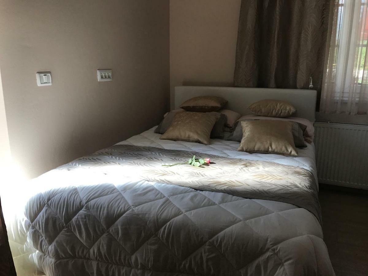 Linden Garden Apartment Постойна Екстериор снимка