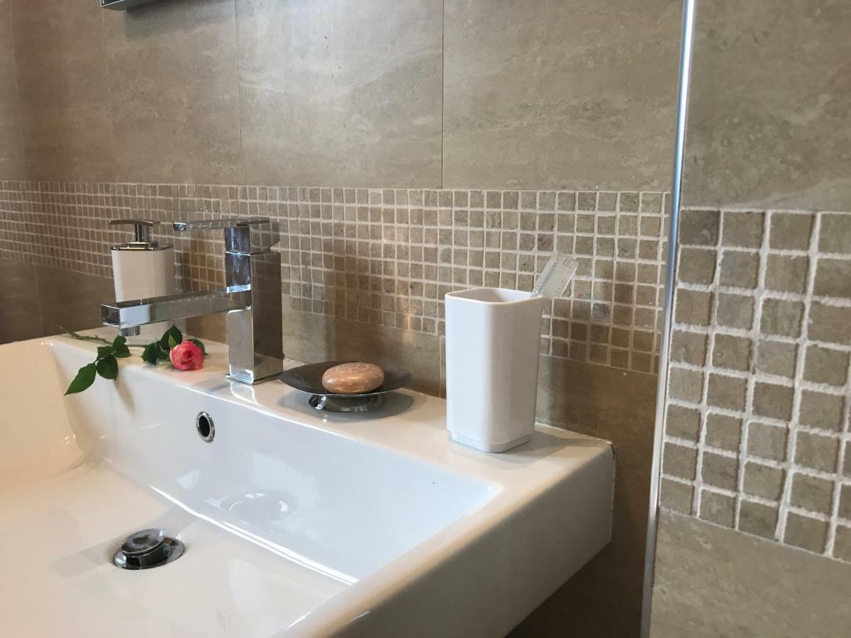 Linden Garden Apartment Постойна Екстериор снимка