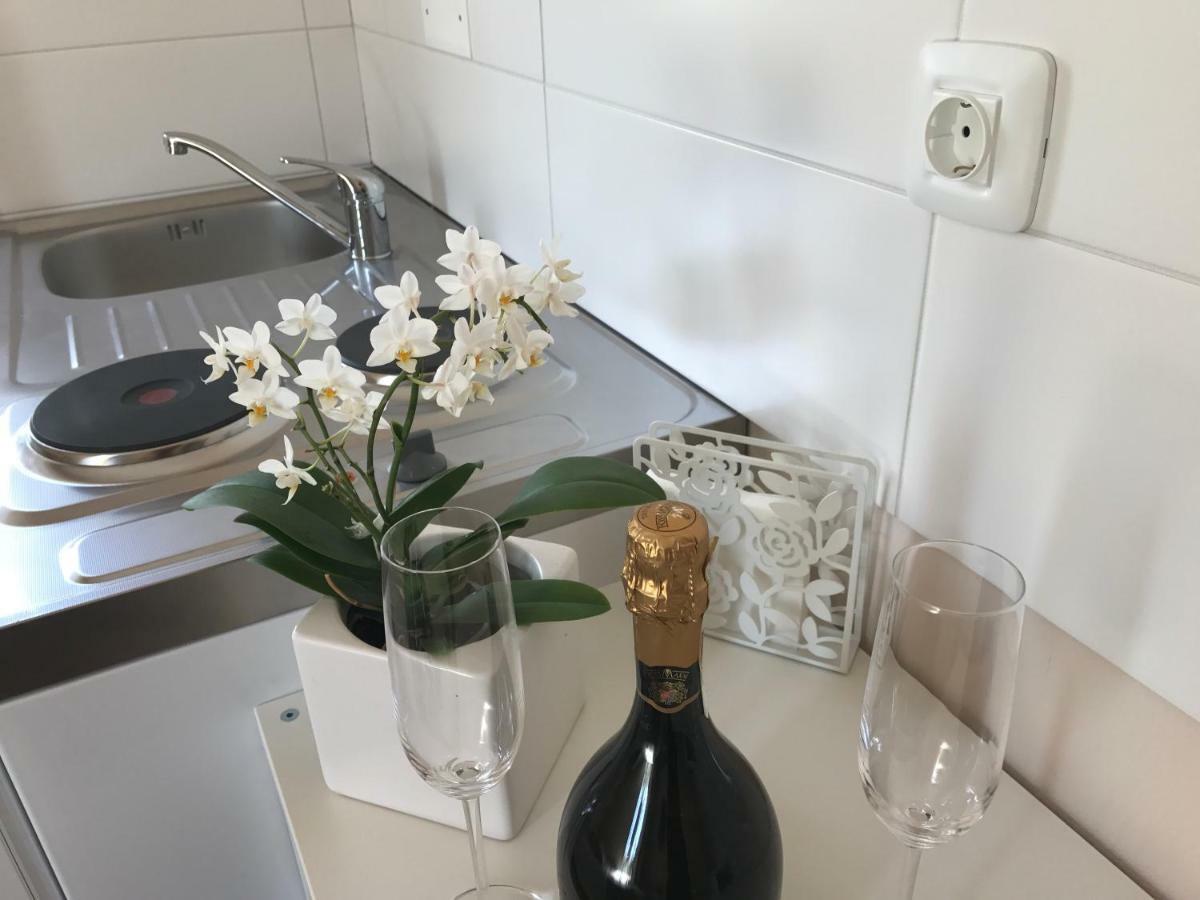 Linden Garden Apartment Постойна Екстериор снимка