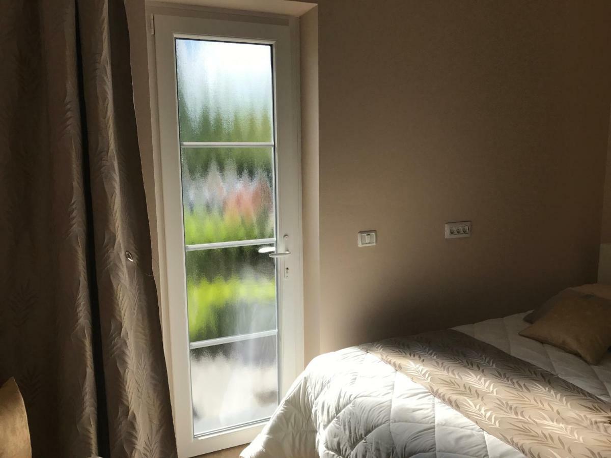 Linden Garden Apartment Постойна Екстериор снимка