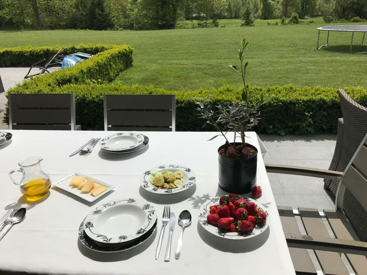 Linden Garden Apartment Постойна Екстериор снимка